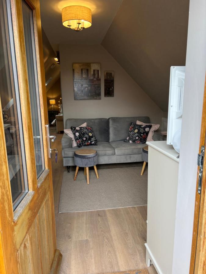 Entire Loft Space In Quiet Village Near Roman City Of Lincoln Esterno foto